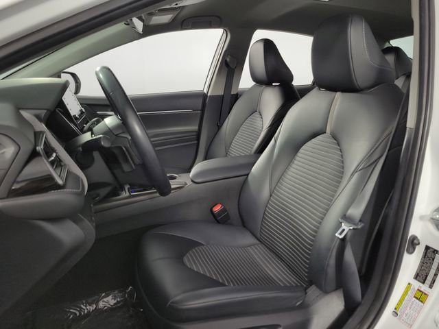 Used 2023 Toyota Camry SE image 14