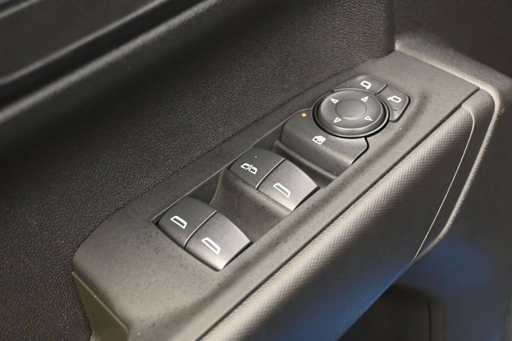 Used 2025 Chevrolet Silverado 1500 Custom w/ Turbomax Blackout Package AWD/4WD image 14