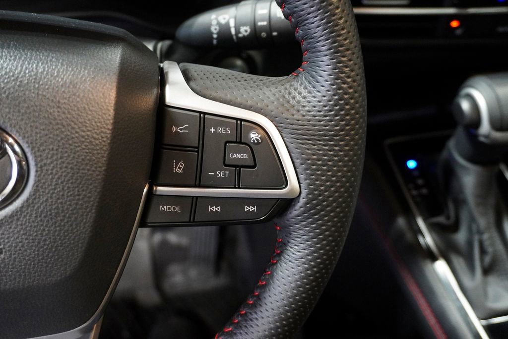 Used 2025 Toyota Sienna XSE image 25