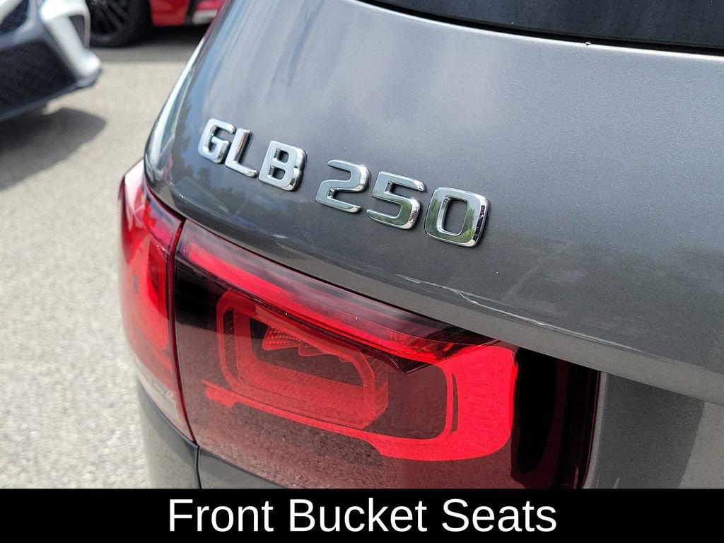 Used 2023 Mercedes-Benz GLB 250 4MATIC w/ Premium Package image 7