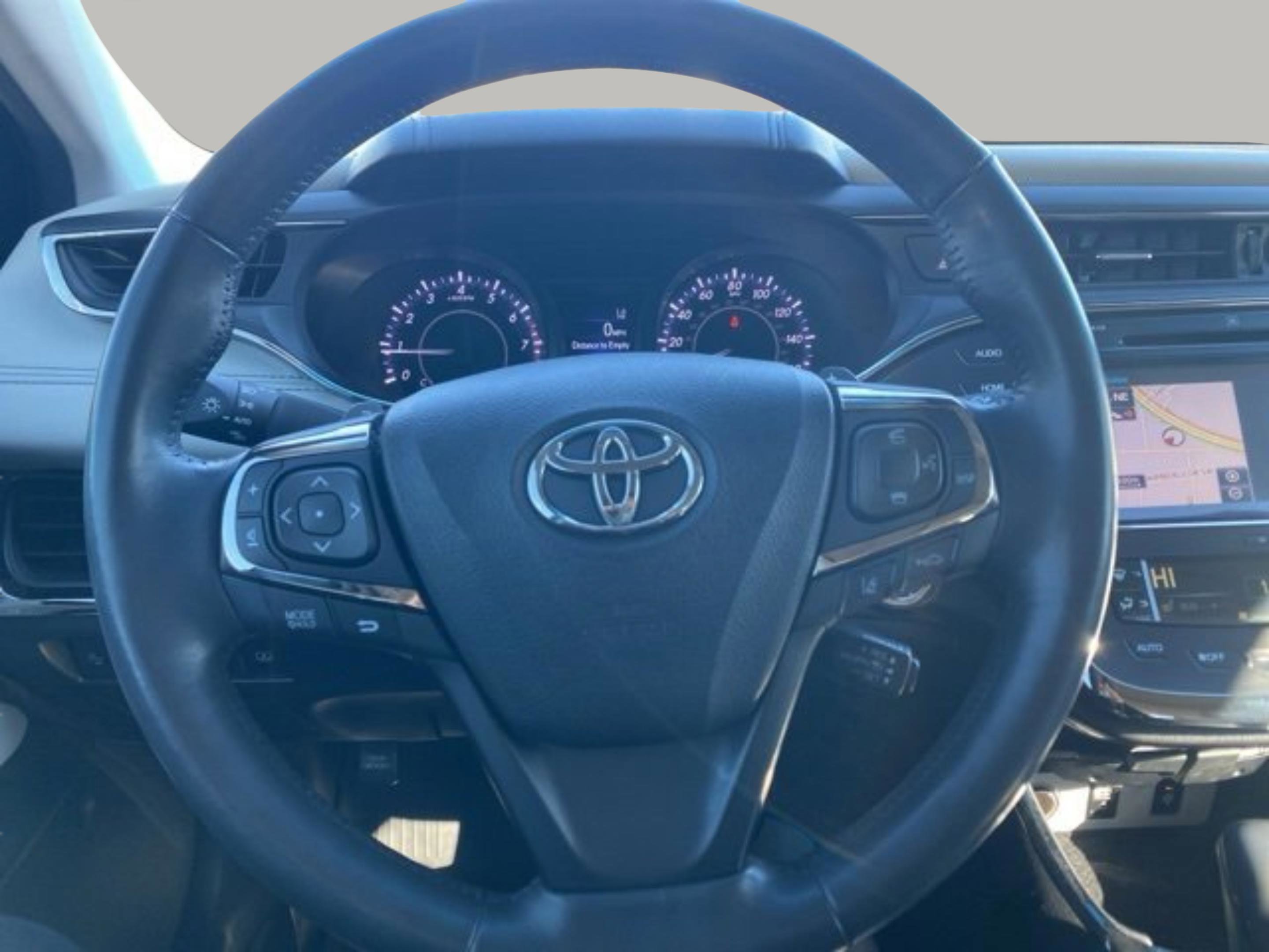 Used 2017 Toyota Avalon Limited image 19