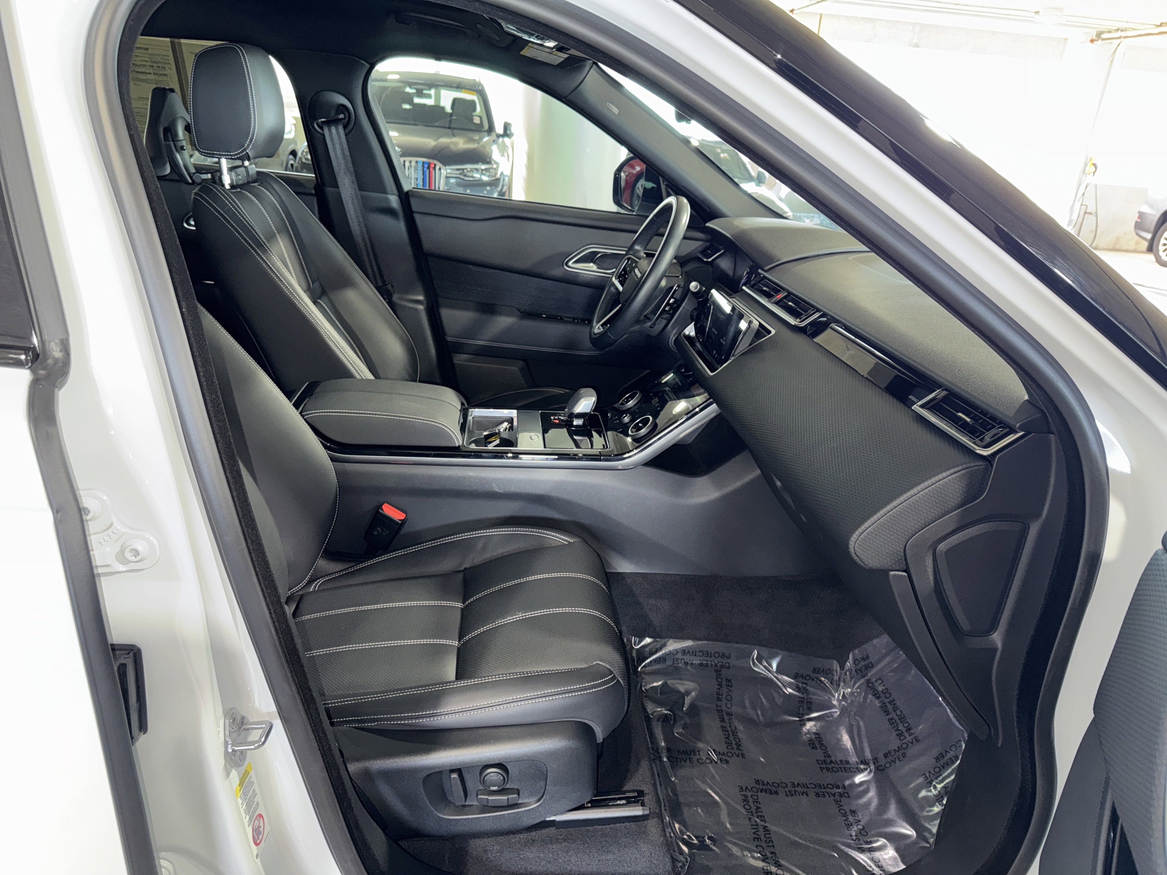 Used 2023 Land Rover Range Rover Velar R-Dynamic S image 10