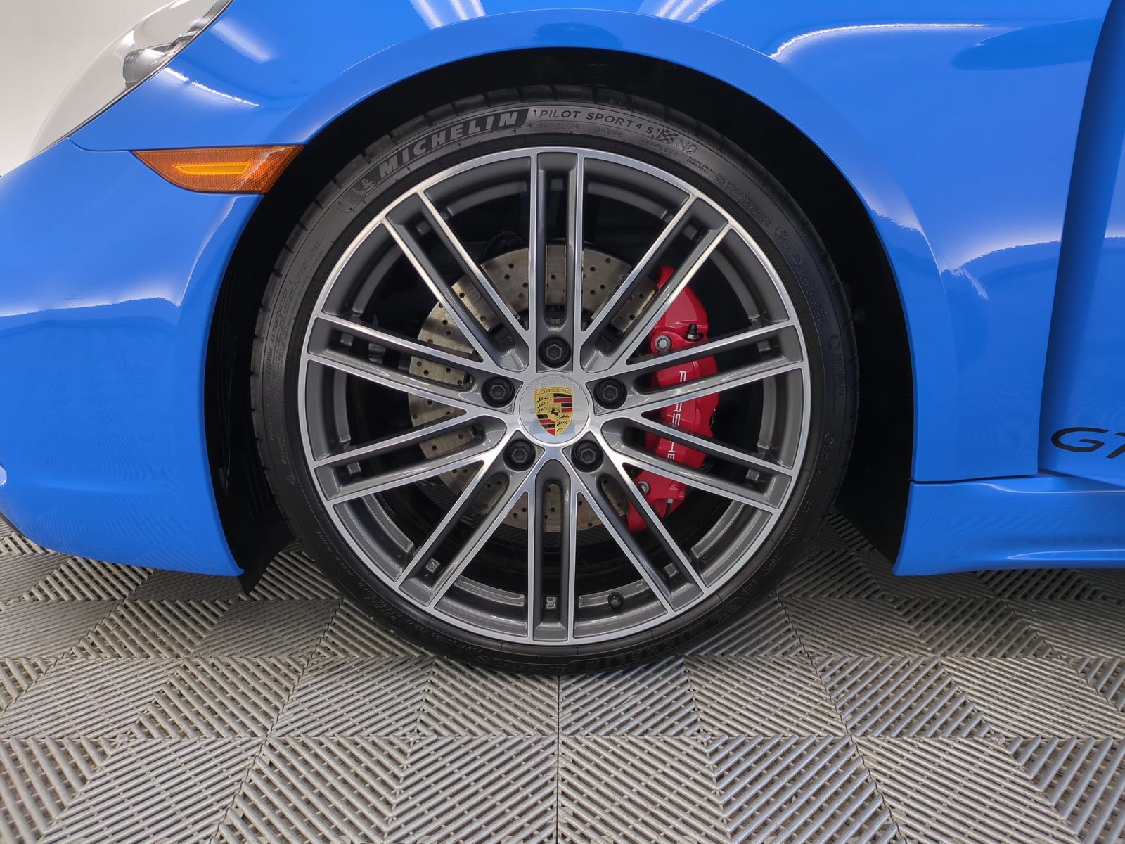 Certified 2024 Porsche 718 Boxster GTS RWD image 21