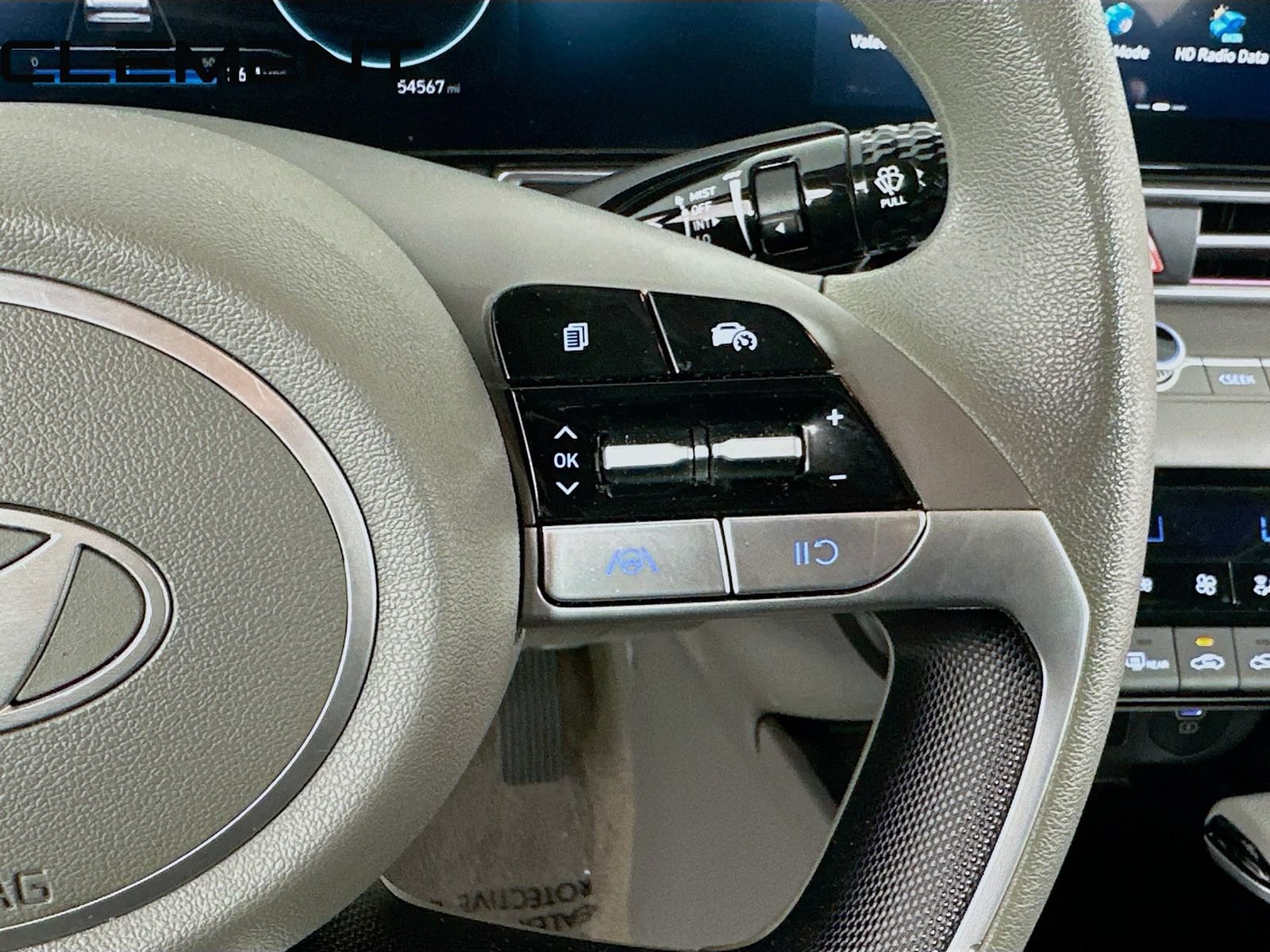 Certified 2024 Hyundai Elantra SEL FWD image 17