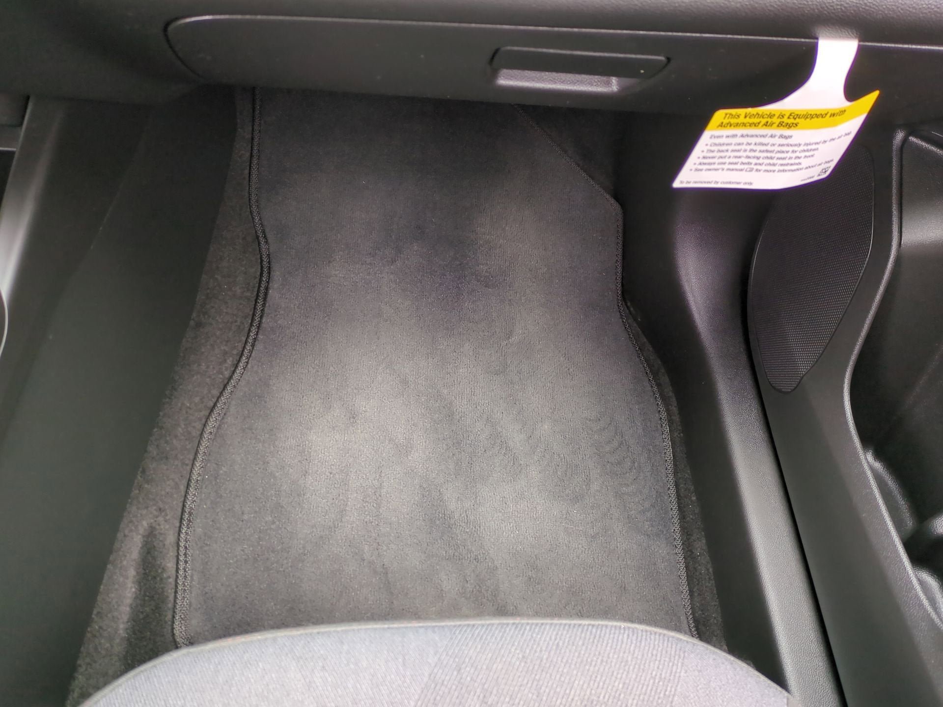 Certified 2024 Chevrolet Trax RS w/ Sunroof Package FWD image 35