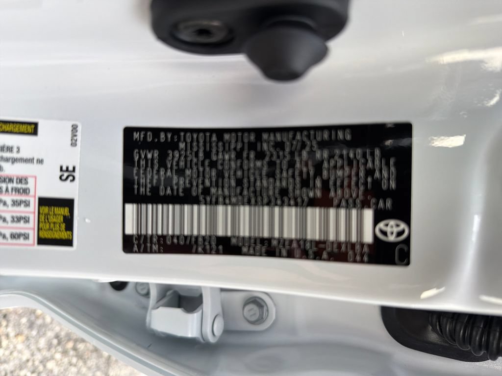 Used 2025 Toyota Corolla LE FWD image 31