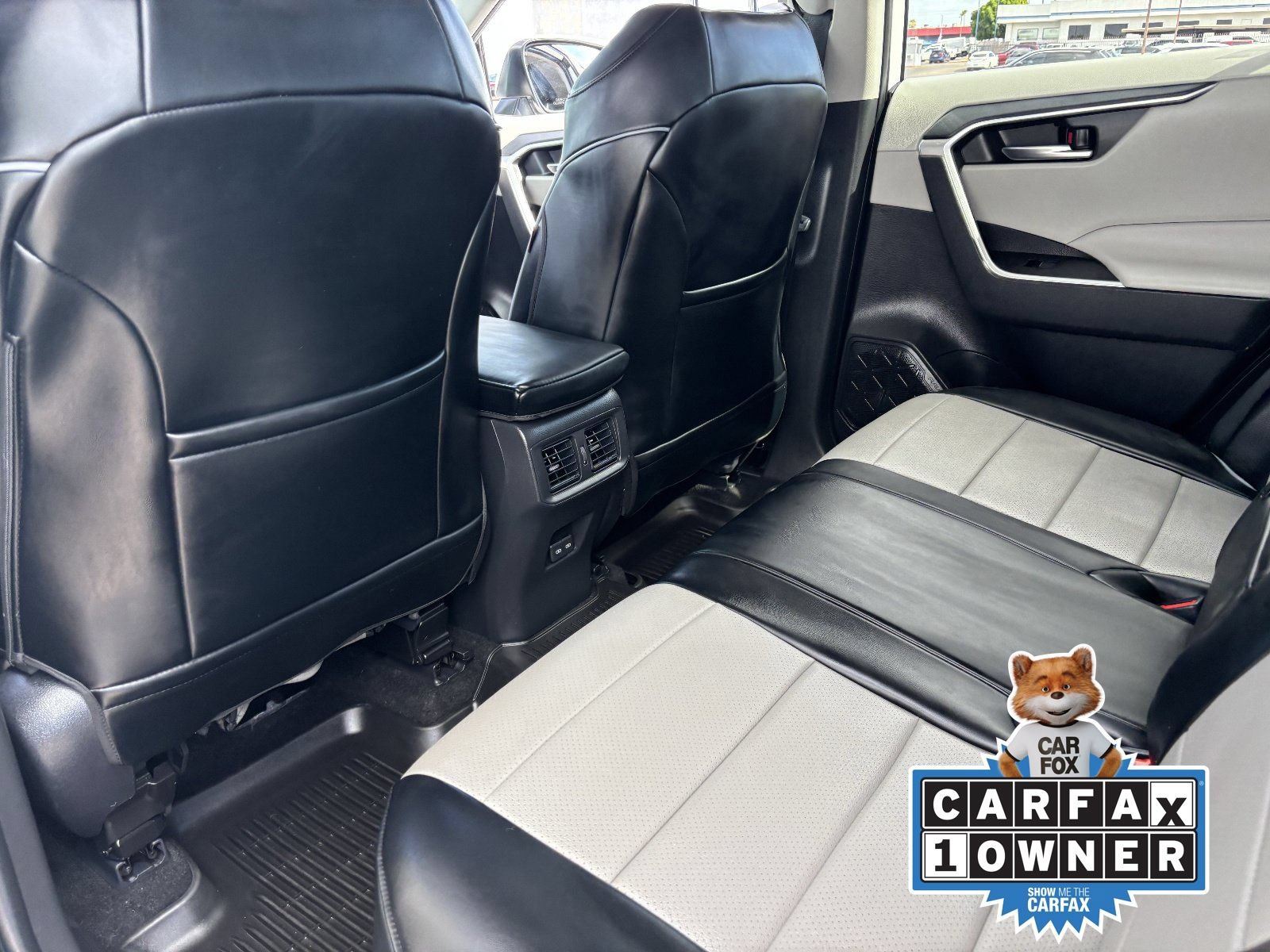 Used 2022 Toyota RAV4 XLE w/ Convenience Package FWD image 18