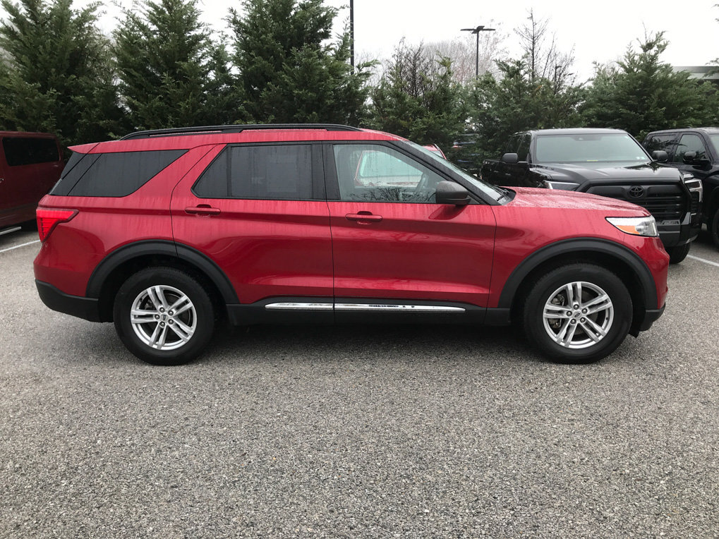 Used 2020 Ford Explorer XLT w/ Comfort Package image 8