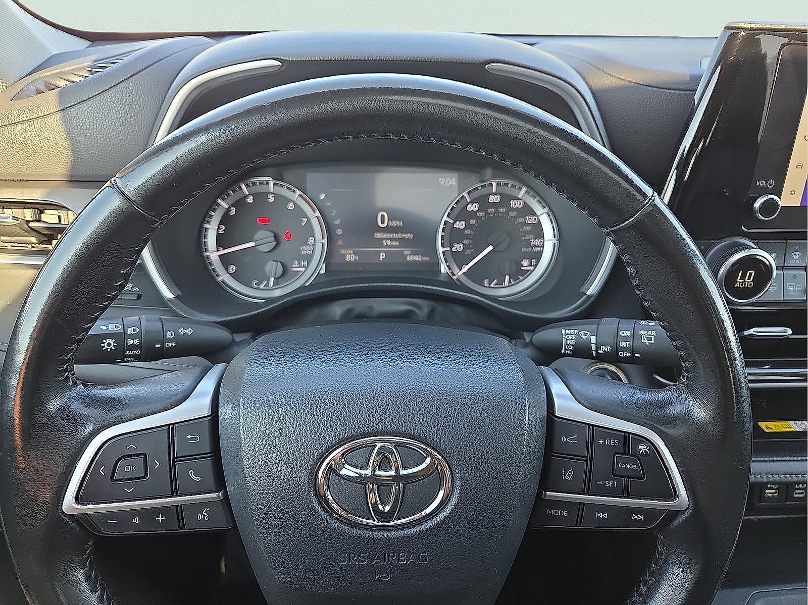 Used 2023 Toyota Highlander L image 24