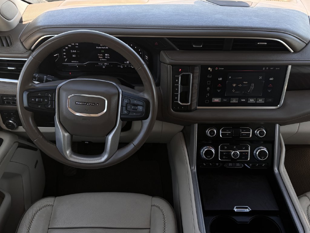 Used 2023 GMC Yukon Denali AWD/4WD image 13