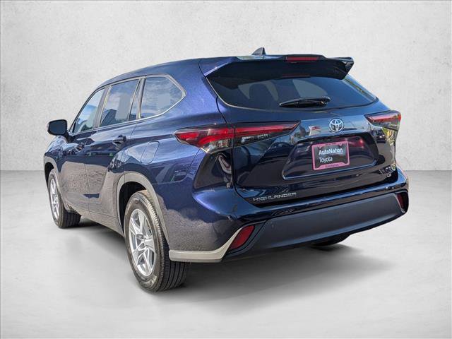 Used 2025 Toyota Highlander LE image 8