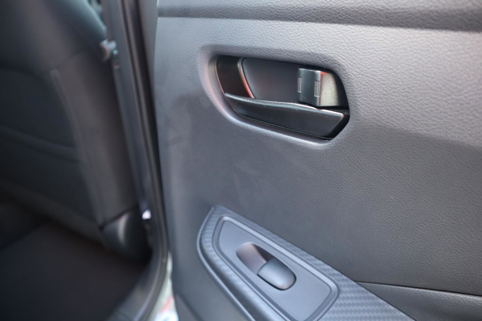 Used 2025 Nissan Versa S w/ Trunk Package image 33