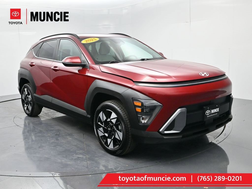 Used 2025 Hyundai Kona SEL image 1