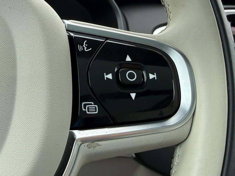 Certified 2023 Volvo XC90 B6 Ultimate w/ Protection Package AWD/4WD image 18