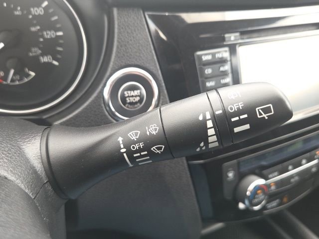 Used 2017 Nissan Rogue SV w/ SV Premium Package AWD/4WD image 41