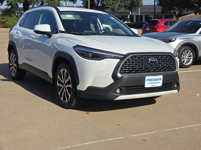 Used 2023 Toyota Corolla Cross XLE AWD/4WD image 3