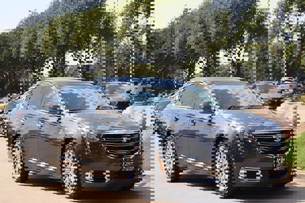 Used 2019 Cadillac XTS Luxury image 2