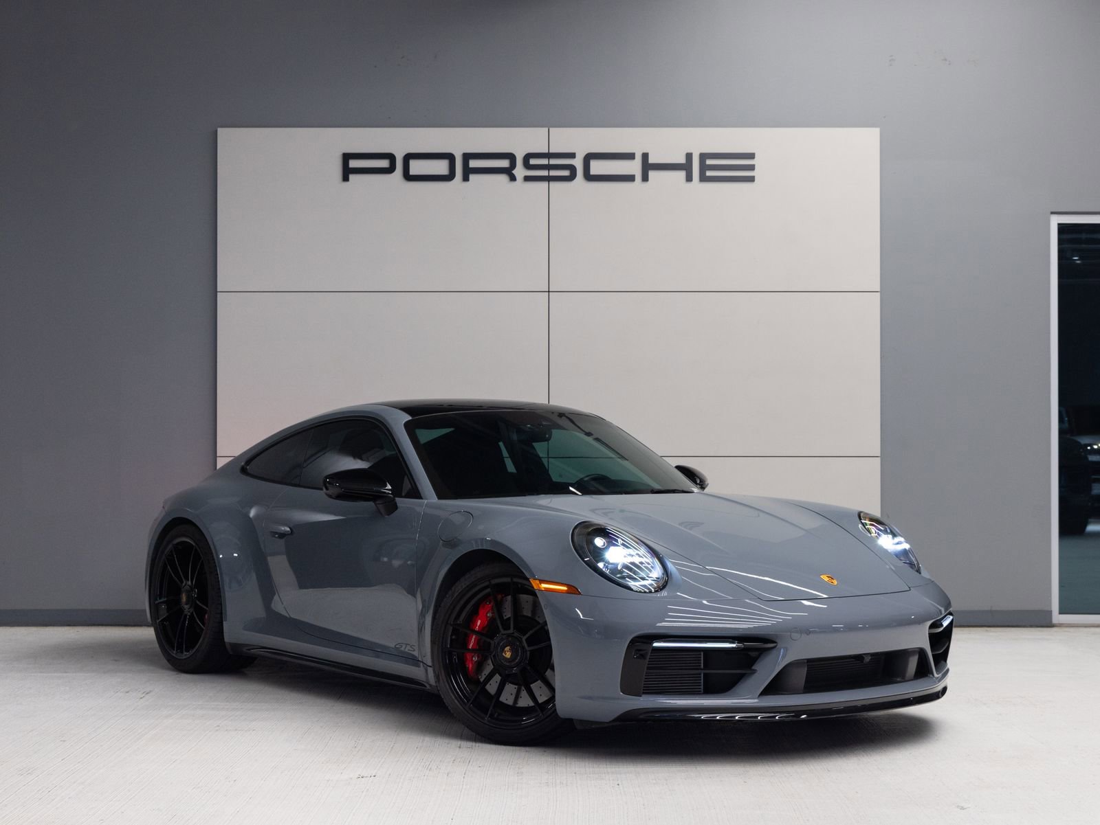 Certified 2023 Porsche 911 Carrera GTS RWD image 9