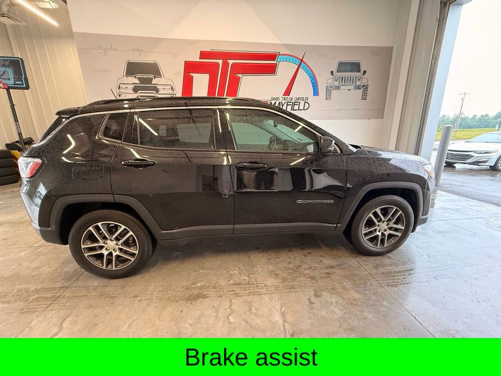 Used 2018 Jeep Compass Latitude w/ Popular Equipment Group FWD image 7