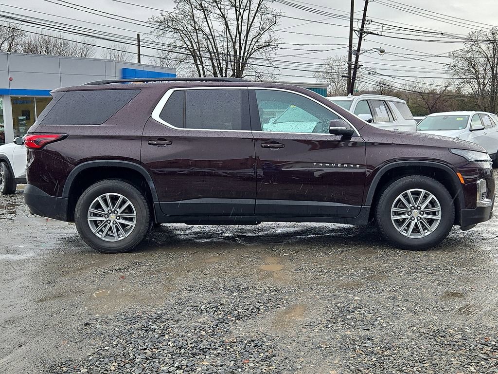 Used 2023 Chevrolet Traverse LT image 9