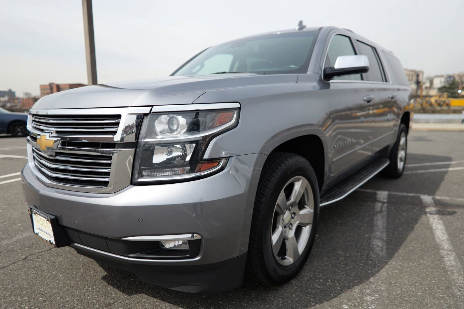 Used 2018 Chevrolet Suburban Premier image 3