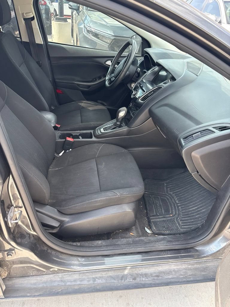 Used 2018 Ford Focus SEL w/ Cold Weather Package FWD image 13