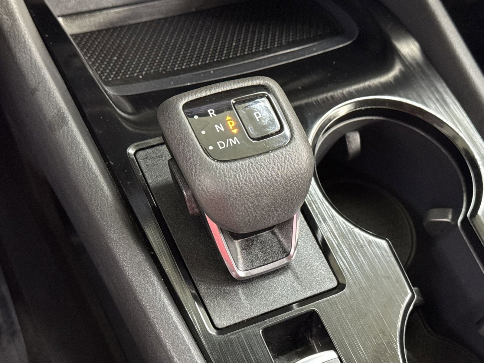 Used 2024 Nissan Rogue SV image 25