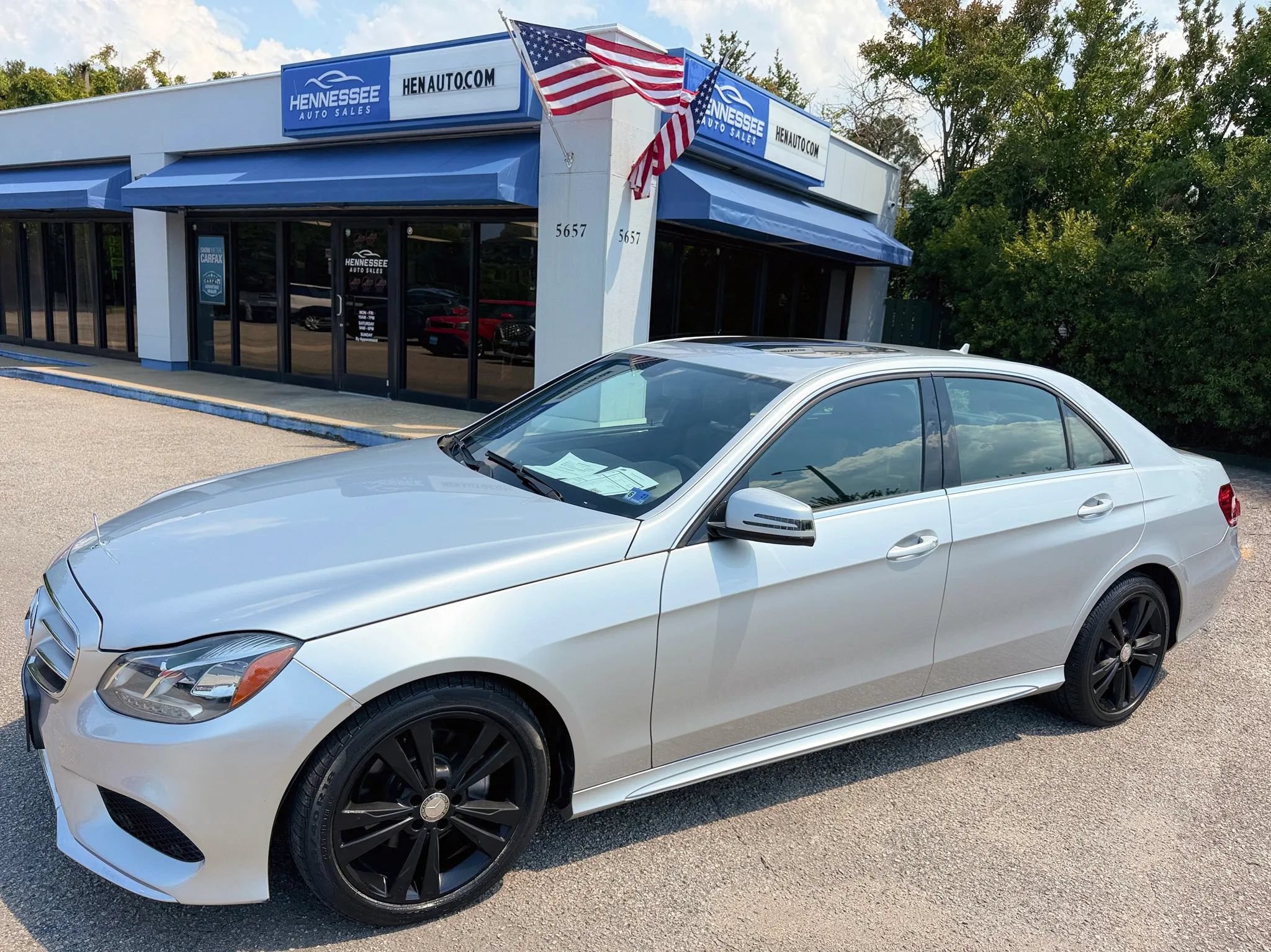 Used 2015 Mercedes-Benz E 350 4MATIC Sedan w/ Premium 1 Package image 20