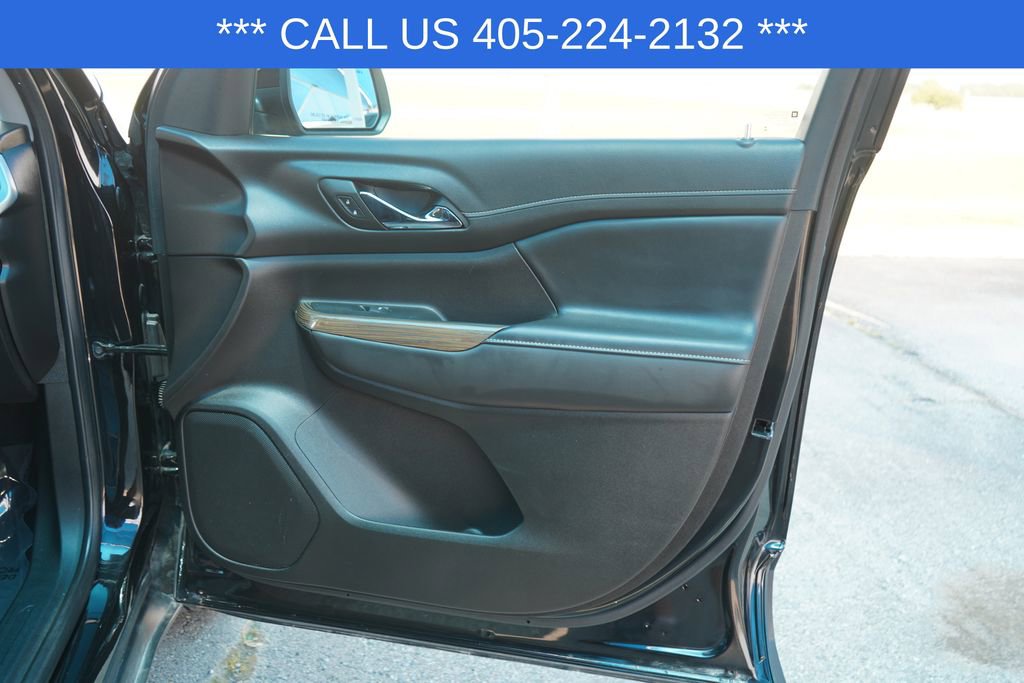 Used 2023 GMC Acadia SLE w/ Driver Convenience Package FWD image 22