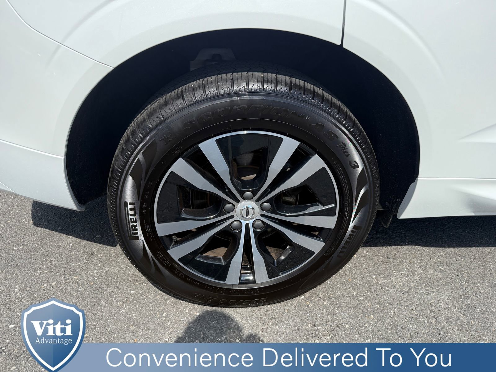 Certified 2024 Volvo XC60 B5 Core image 14