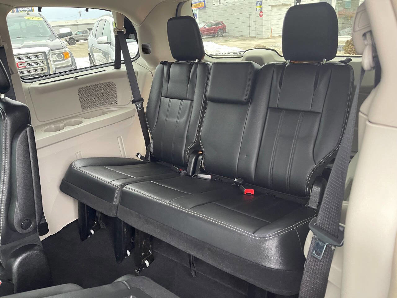 Used 2012 Chrysler Town & Country Touring-L w/ Entertainment Group #2 image 12