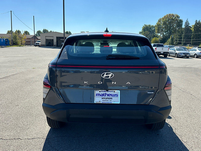 Used 2024 Hyundai Kona SE AWD/4WD image 4