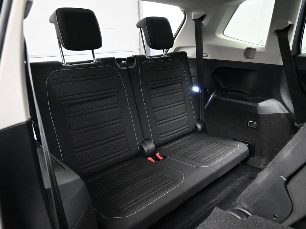 Used 2022 Volkswagen Tiguan S image 35