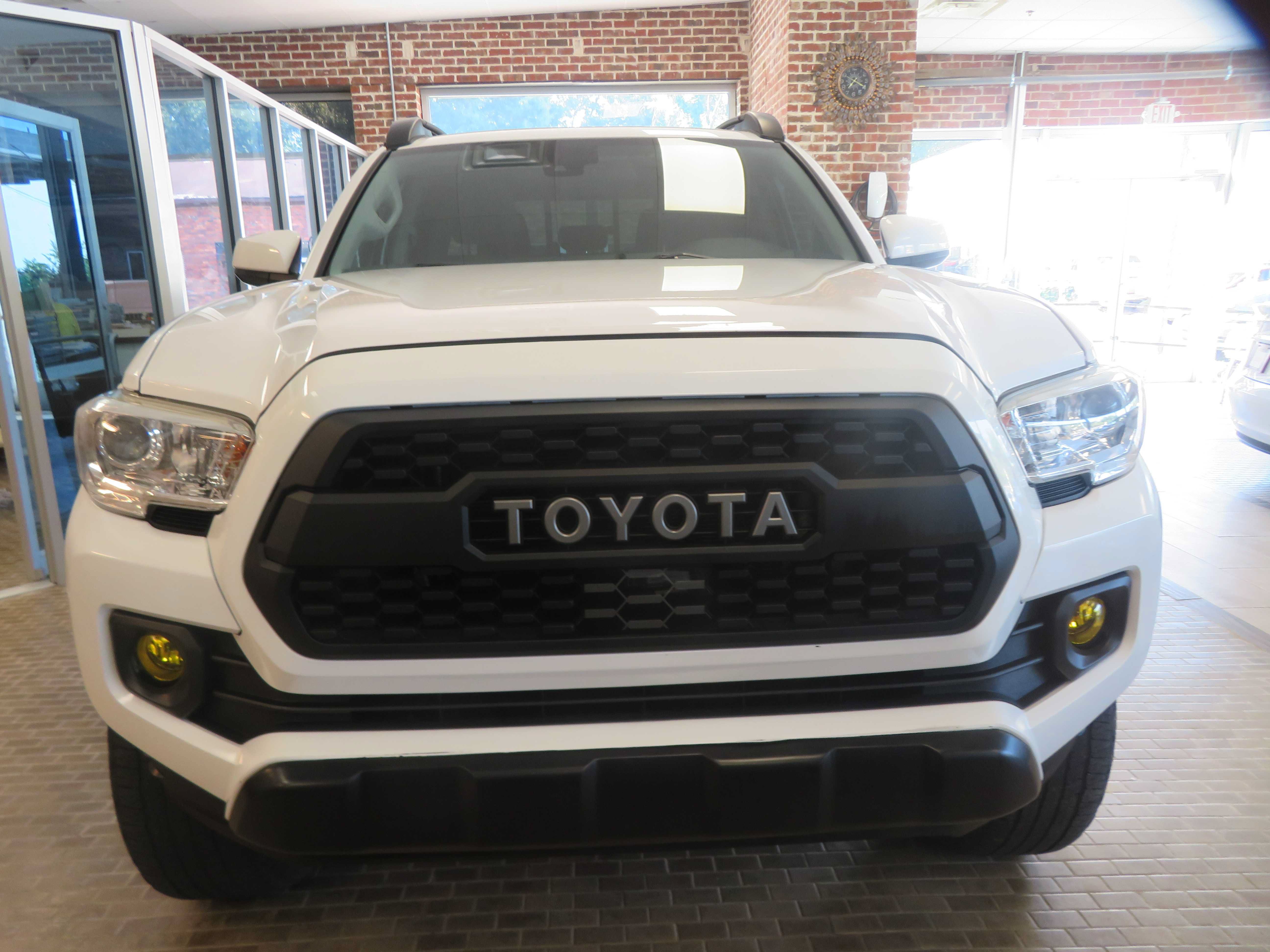 Used 2020 Toyota Tacoma SR AWD/4WD image 58