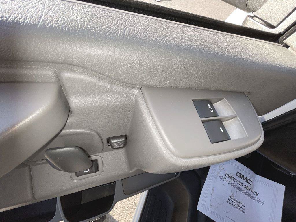 New 2025 GMC Savana 3500 w/ Power Convenience Package RWD image 22