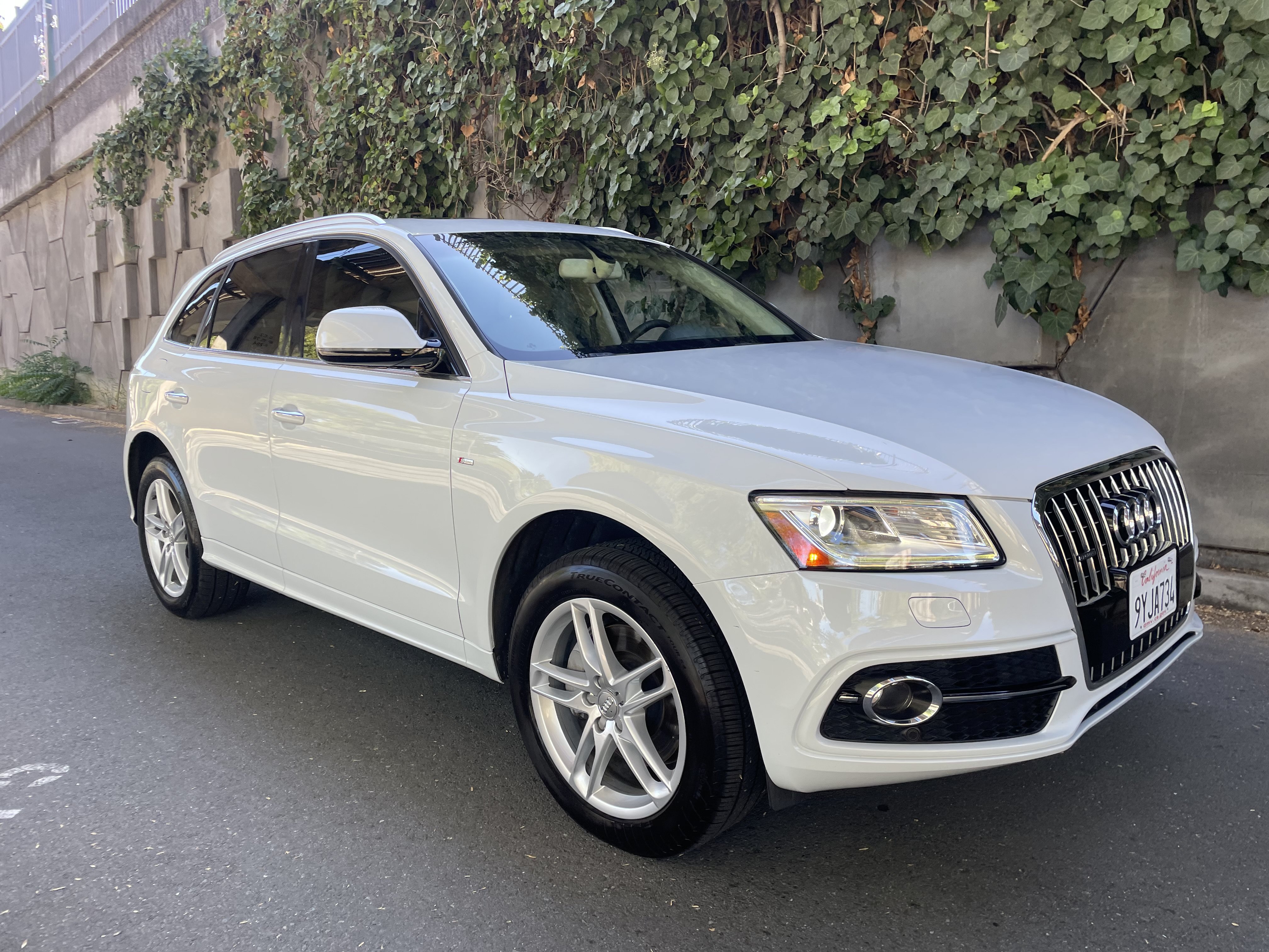 Used 2016 Audi Q5 3.0T Premium Plus w/ Technology Package AWD/4WD image 2