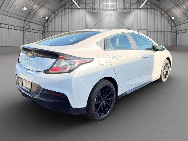 Used 2017 Chevrolet Volt Premier w/ Driver Confidence II Package FWD image 5