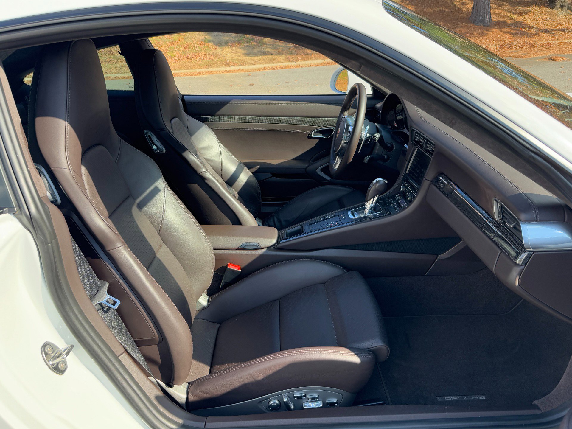 Used 2014 Porsche 911 Turbo S image 46