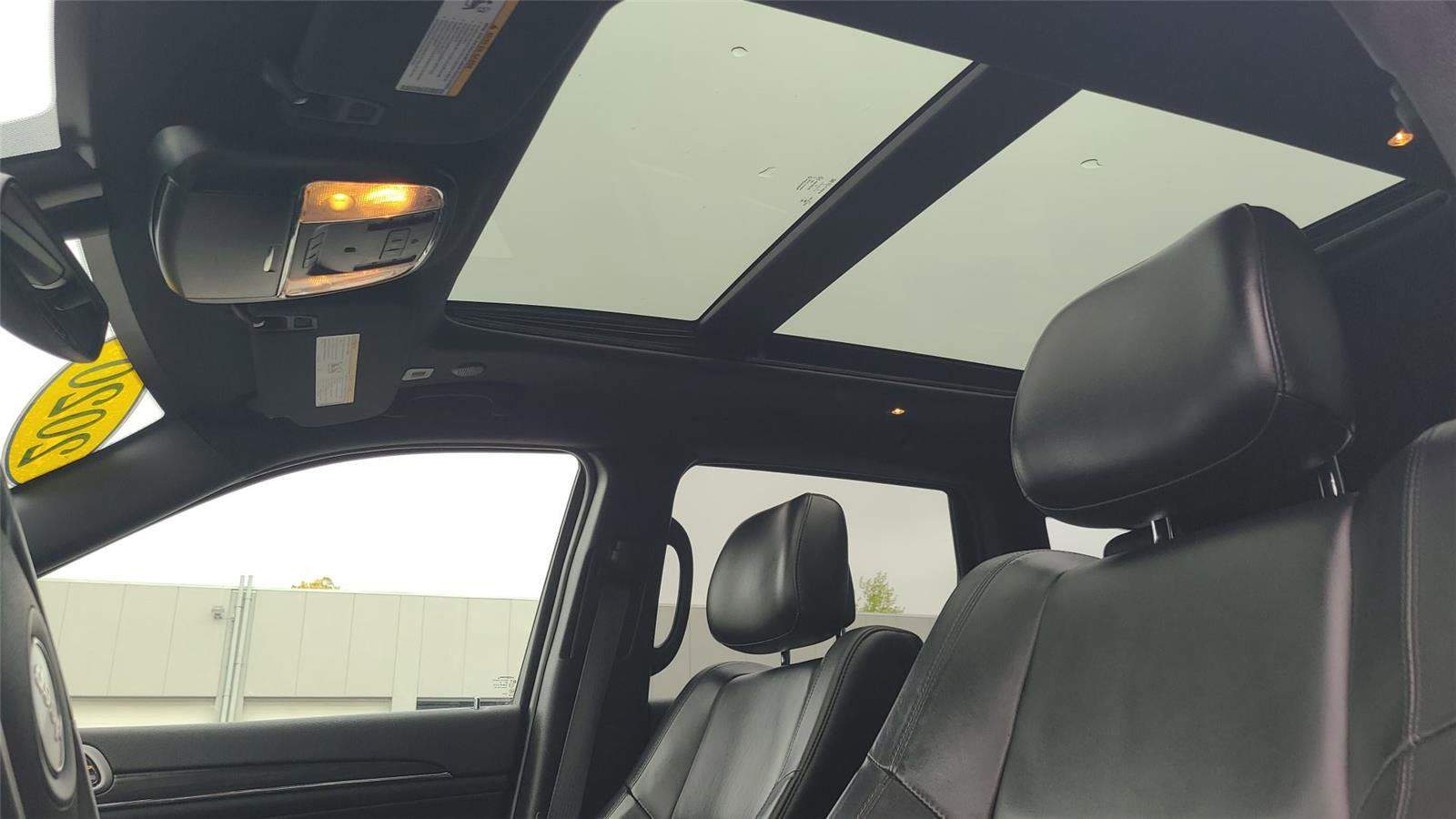 Used 2020 Jeep Grand Cherokee Limited w/ Luxury Group II AWD/4WD image 16