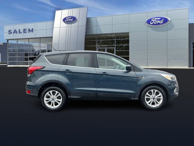 Certified 2019 Ford Escape SE image 2