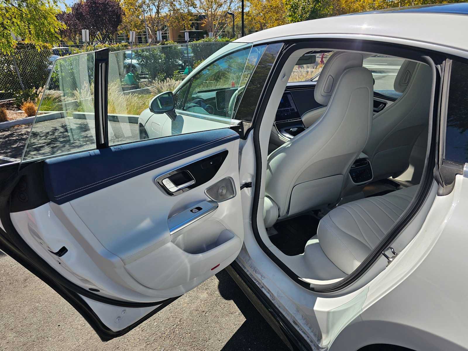 Certified 2023 Mercedes-Benz EQE 500 4MATIC Sedan image 15