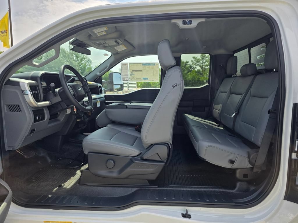 New 2026 Ford F550 4x4 Supercab Super Duty image 27