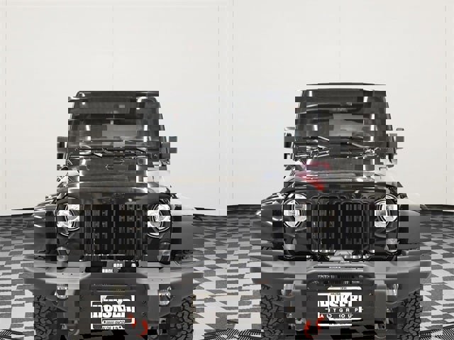 Used 2017 Jeep Wrangler Unlimited Sahara image 3