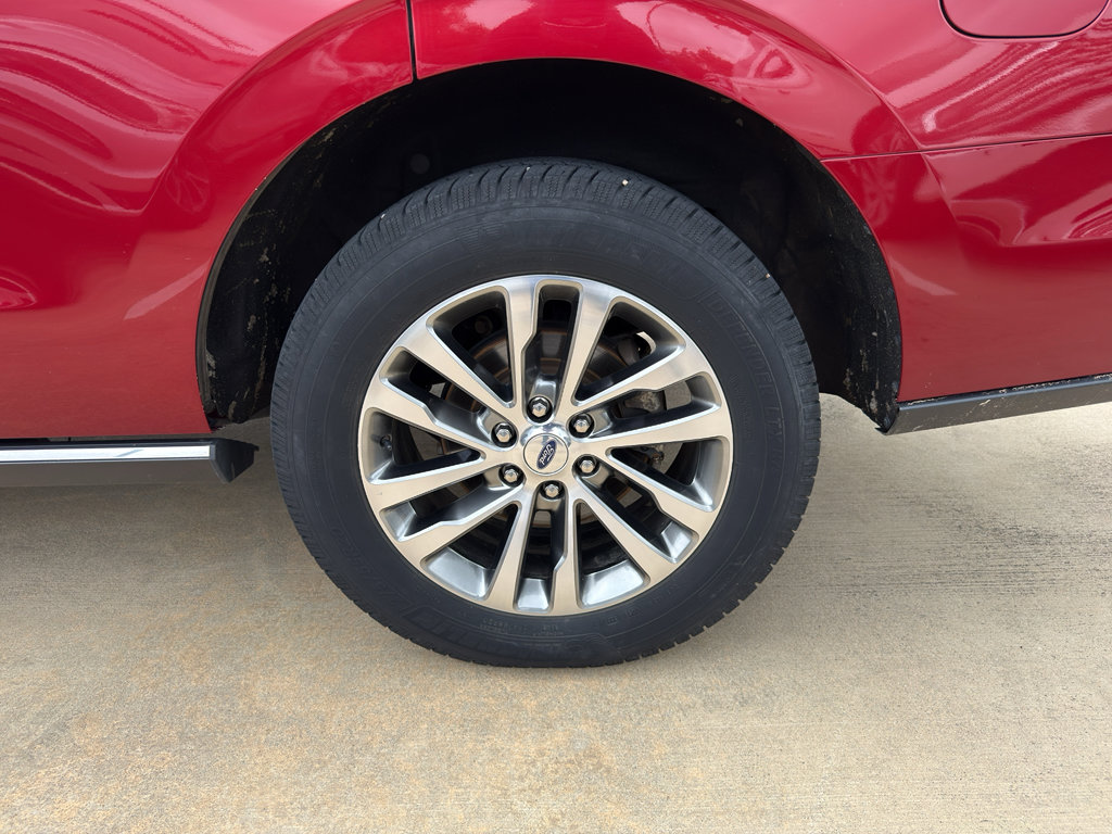 Used 2018 Ford Expedition Limited w/ Equipment Group 301A RWD image 27