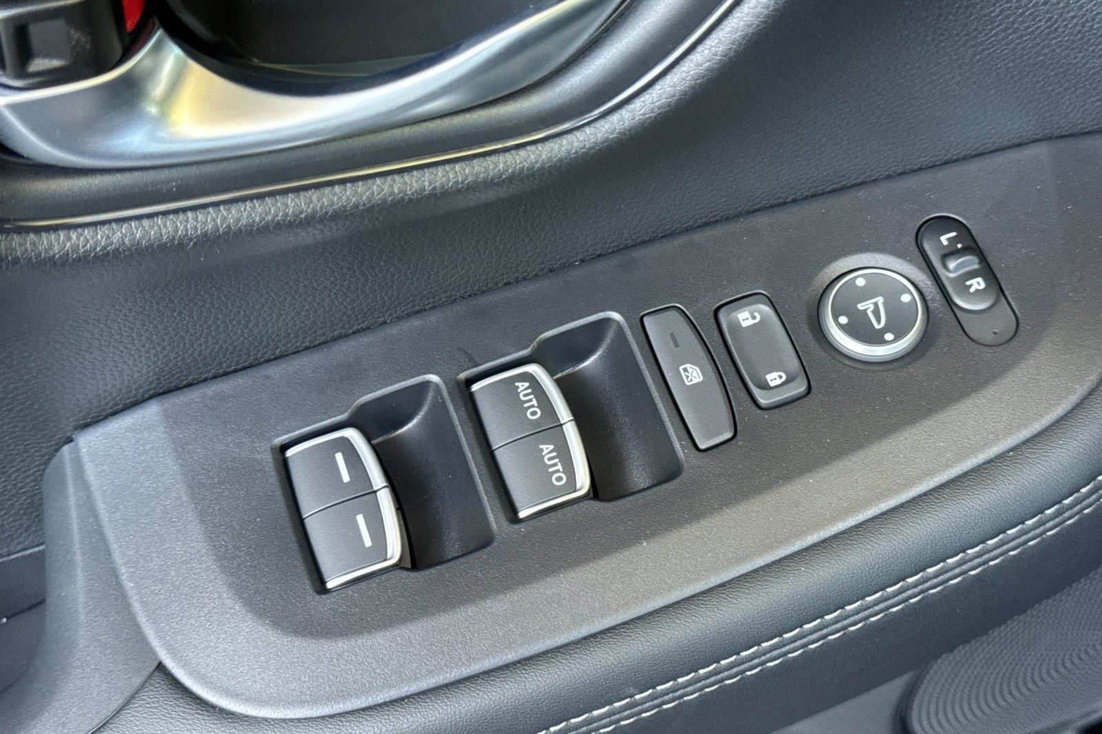 Used 2026 Honda HR-V EX-L image 13