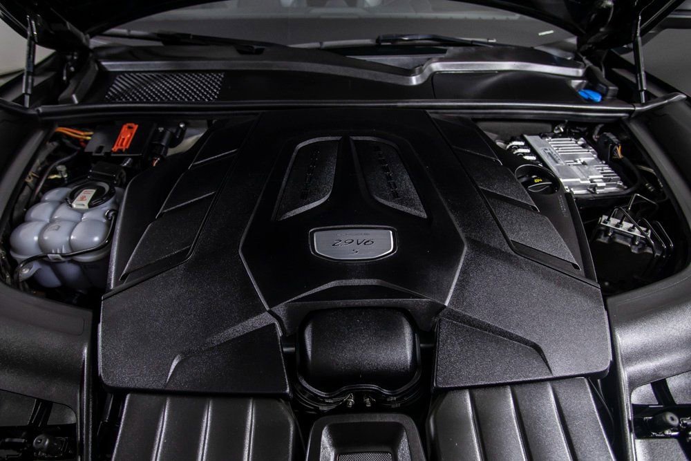 Used 2023 Porsche Cayenne S Platinum w/ Premium Package Plus image 54