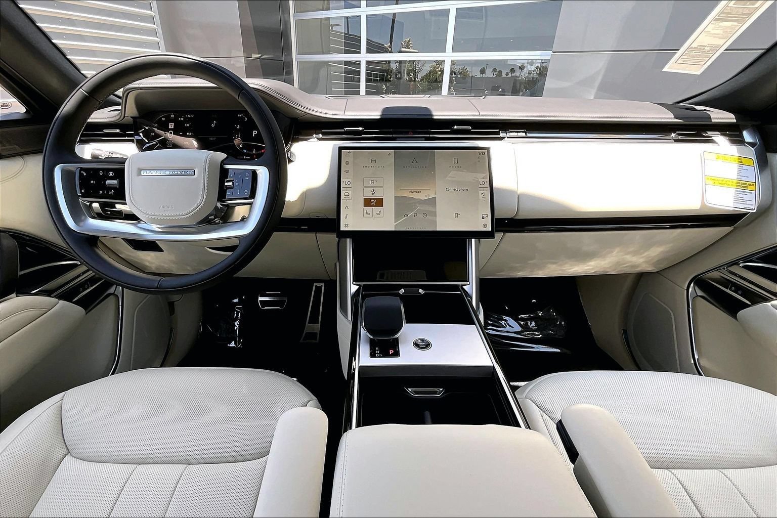 New 2026 Land Rover Range Rover Long Wheelbase SE AWD/4WD image 5