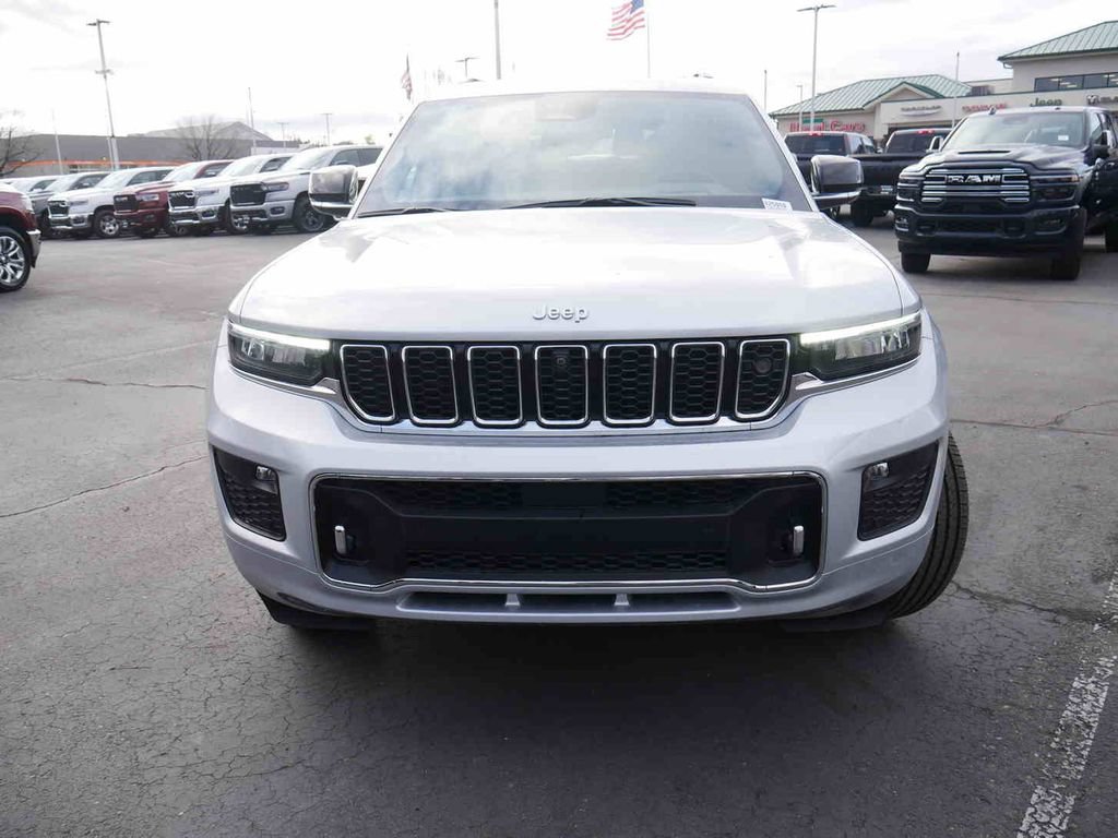 New 2025 Jeep Grand Cherokee L Overland w/ Advanced Protech Group III AWD/4WD image 2