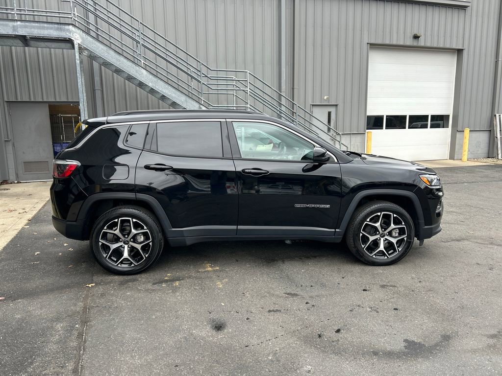 Used 2025 Jeep Compass Limited video 2