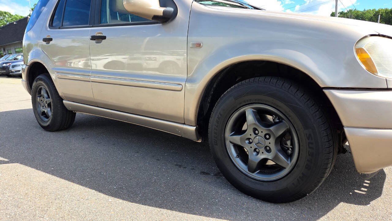Used 2001 Mercedes-Benz ML 320 4MATIC image 16